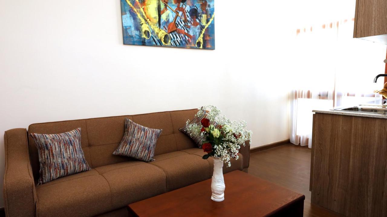 Black Horse Hotel Apartment Addis Ababa Exteriör bild
