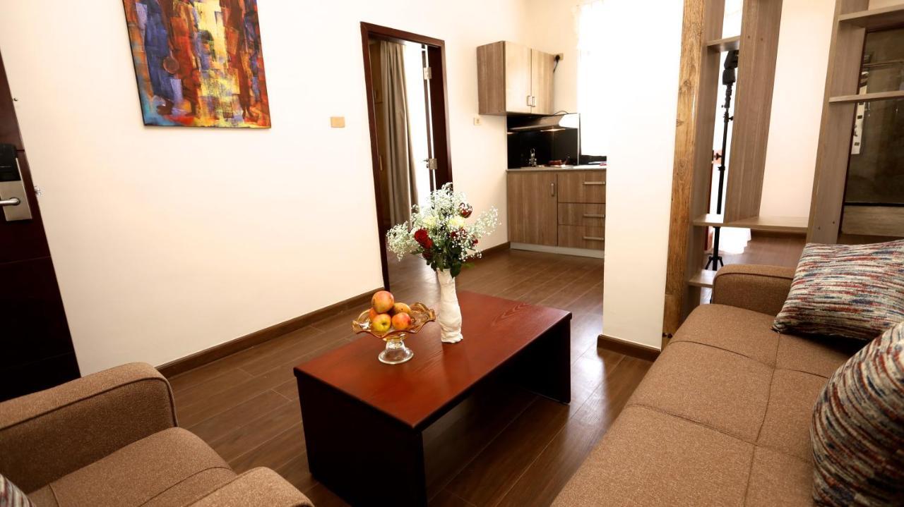 Black Horse Hotel Apartment Addis Ababa Exteriör bild