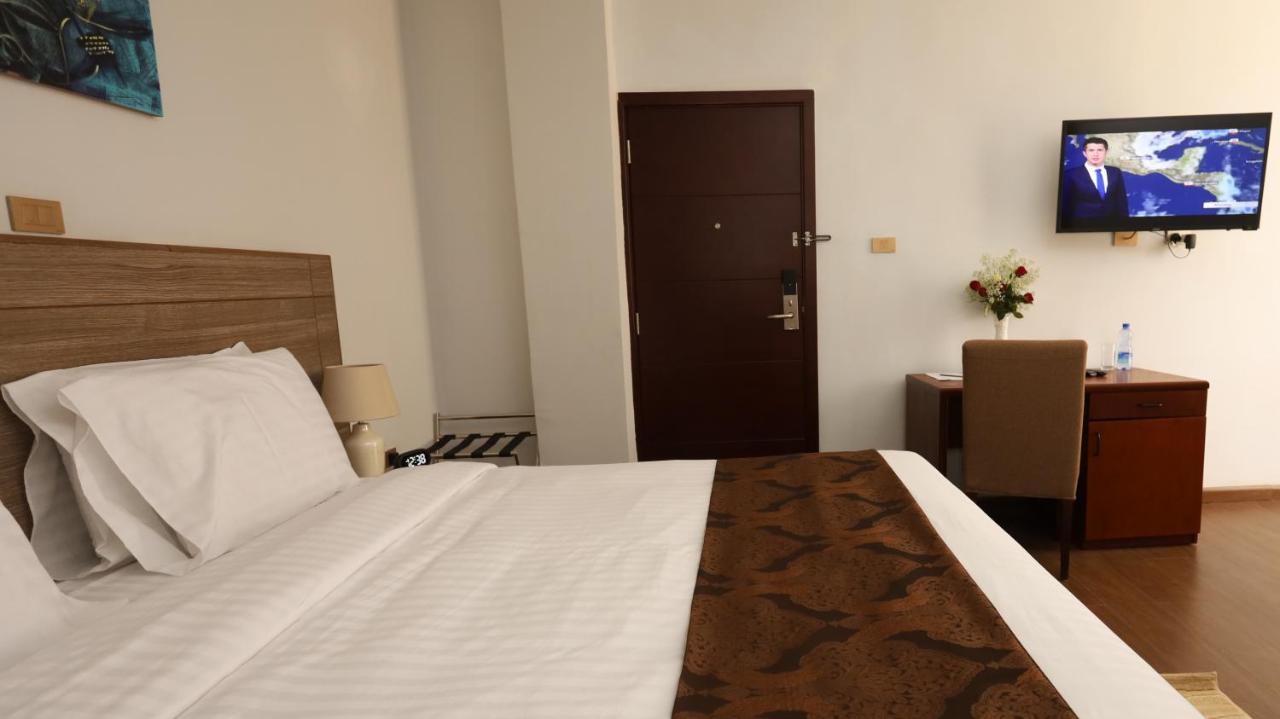 Black Horse Hotel Apartment Addis Ababa Exteriör bild
