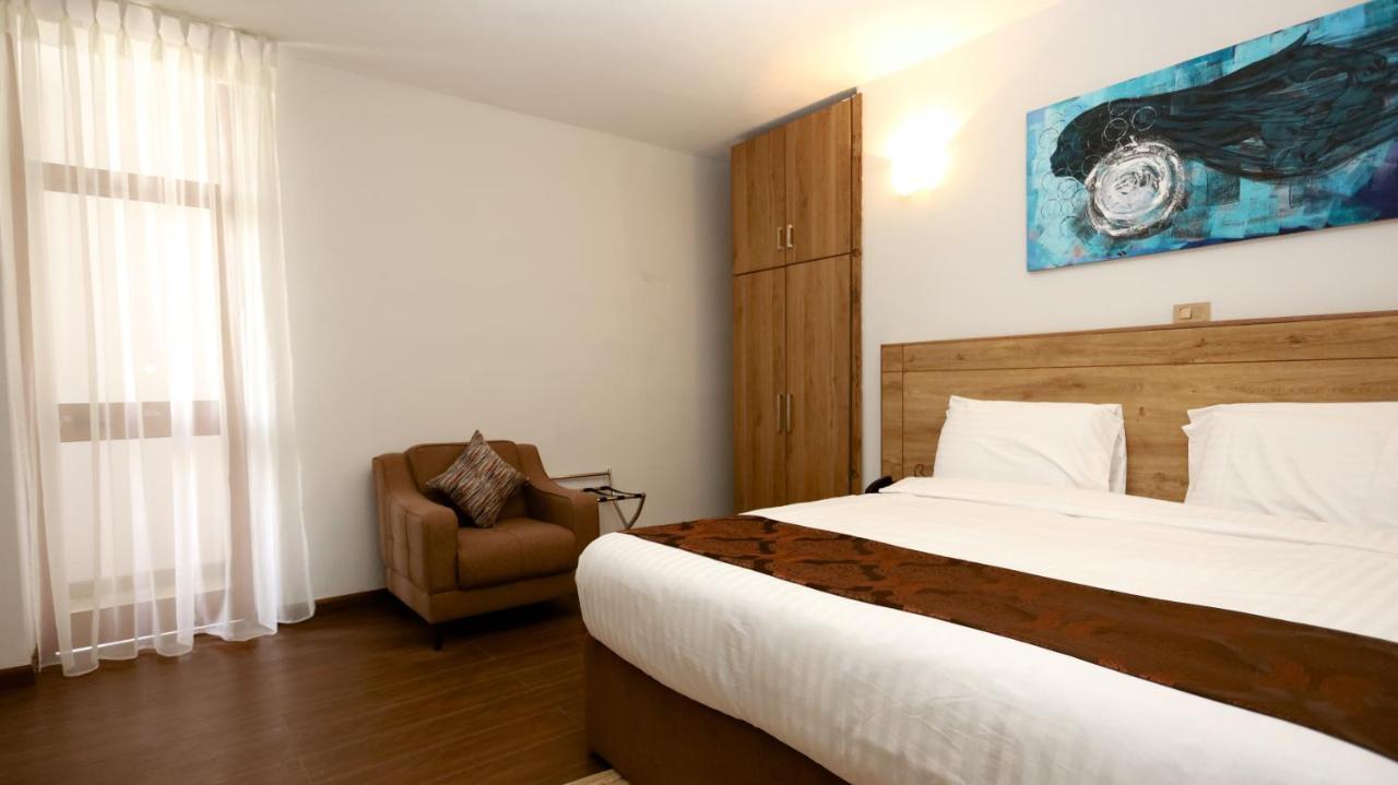 Black Horse Hotel Apartment Addis Ababa Exteriör bild
