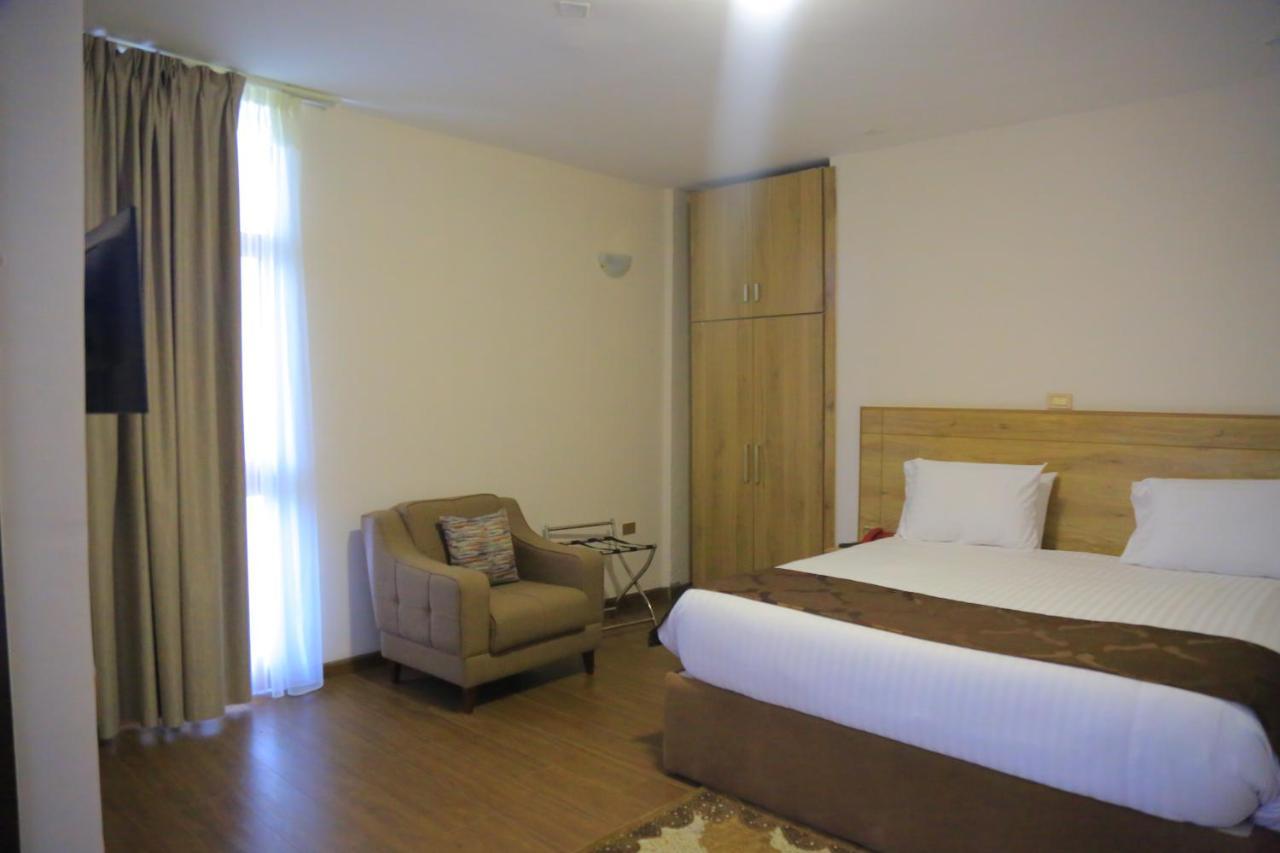 Black Horse Hotel Apartment Addis Ababa Exteriör bild